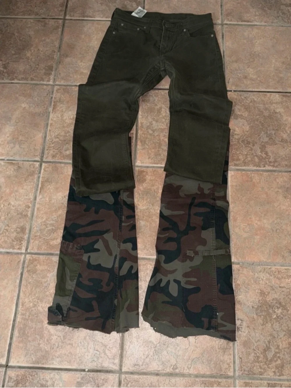 Levi’s Army Green Pants with Camo Flare stacked Panels Sz 30